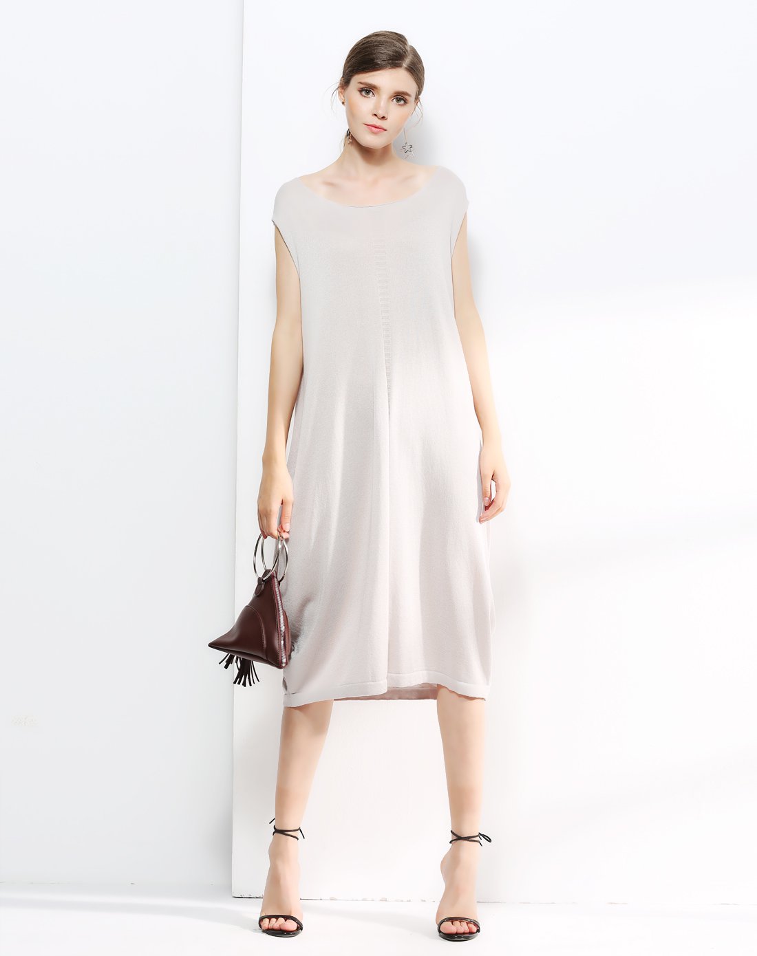 无袖茧型毛织连衣裙