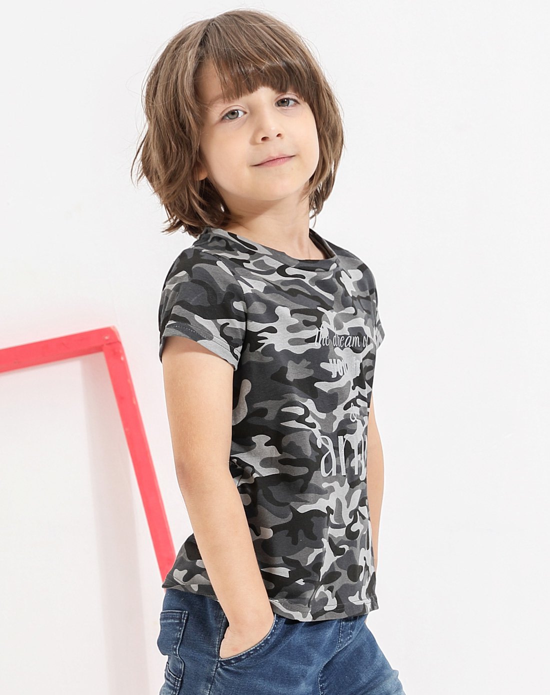 男童个性迷彩短袖t恤印花上衣