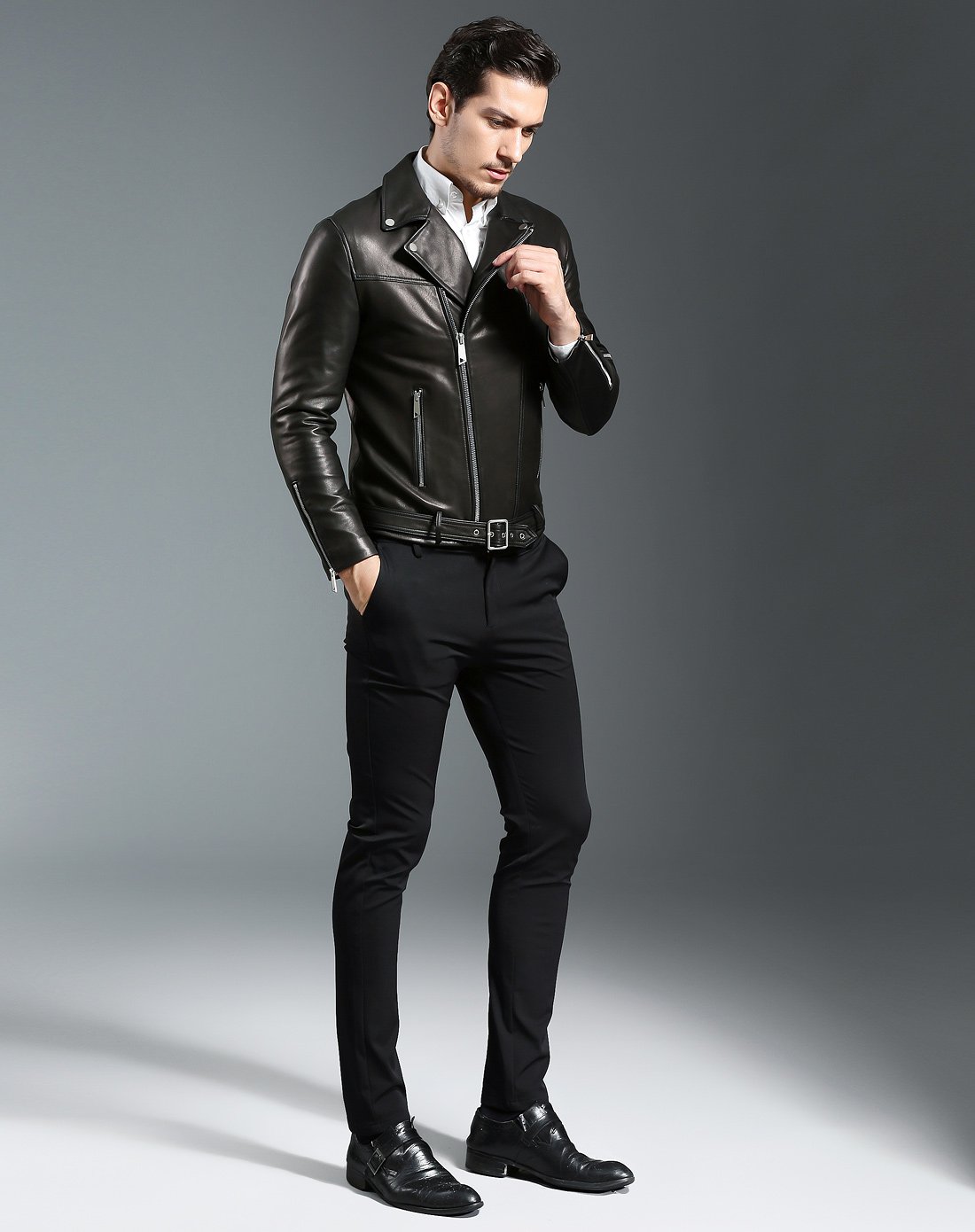男款硬朗帅气金属拉链装饰机车款紧身皮衣