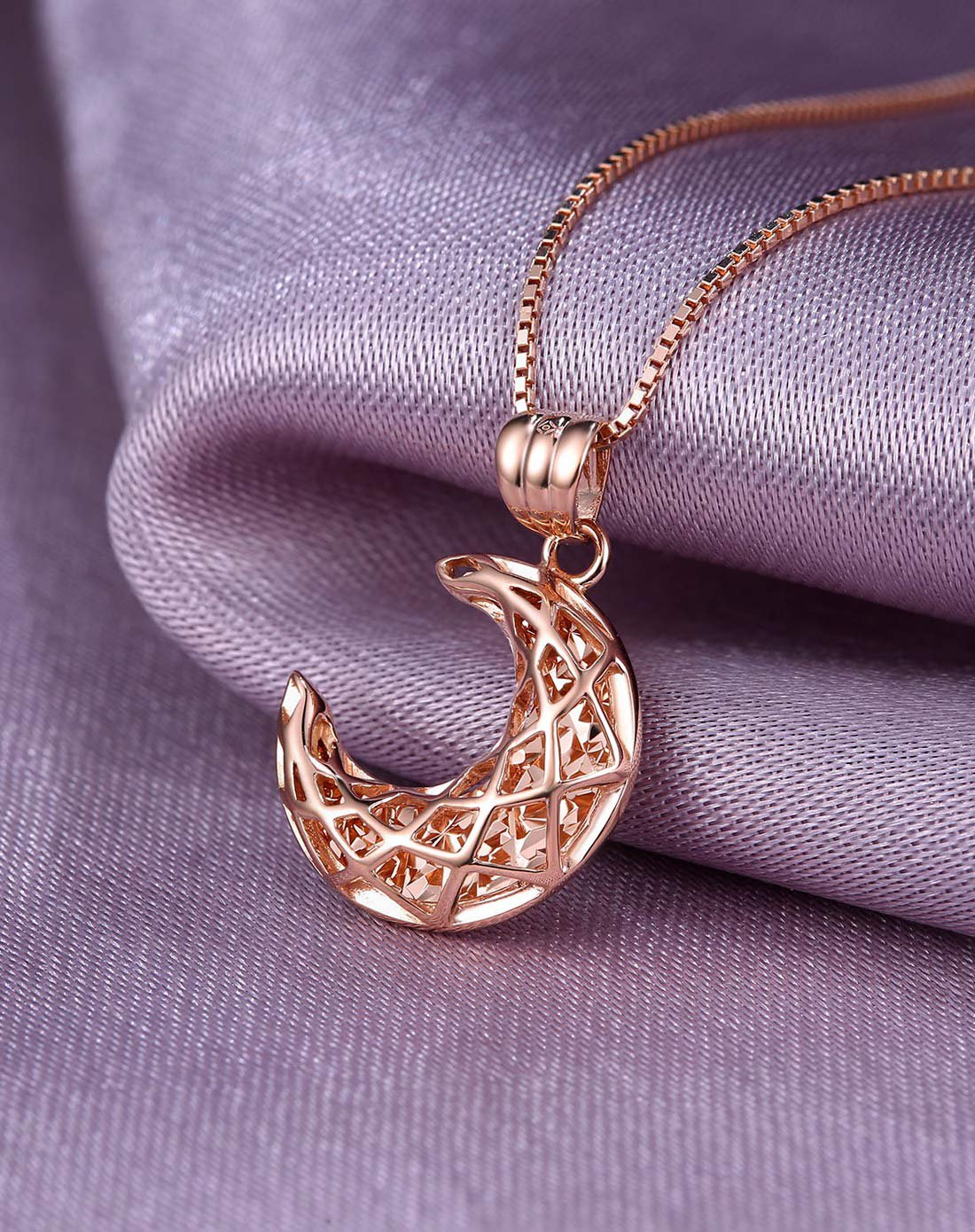 千禧之星 18k玫瑰金时尚镂空月牙吊坠-送银链