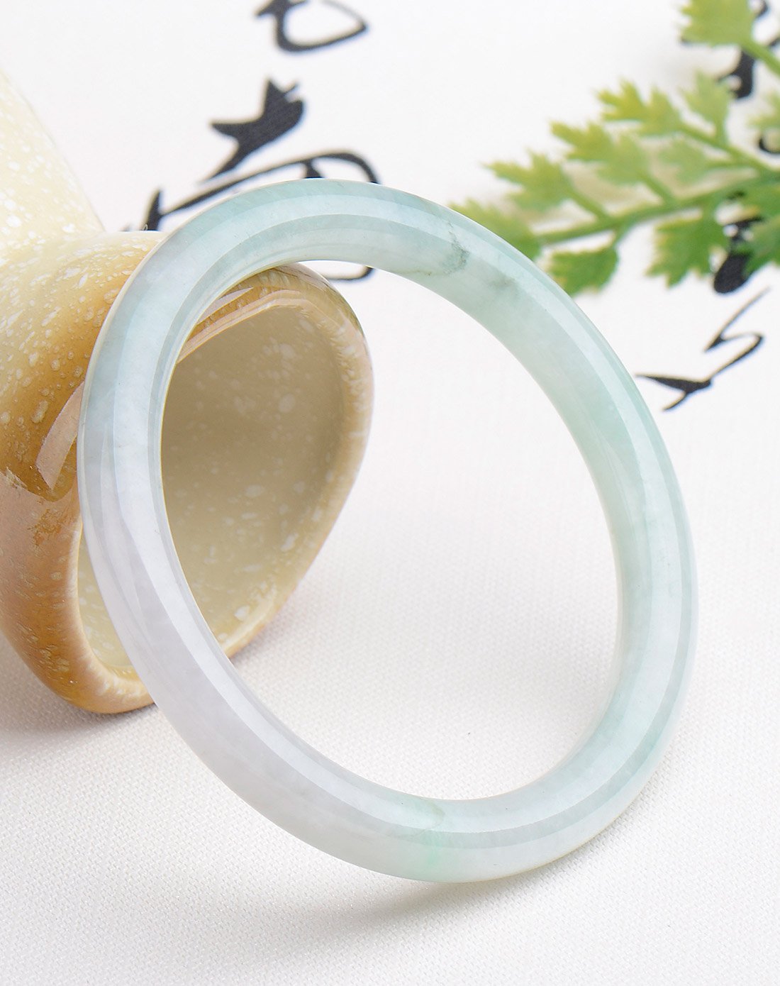 冰糯种圆条椭圆翡翠贵妃镯a货附证书