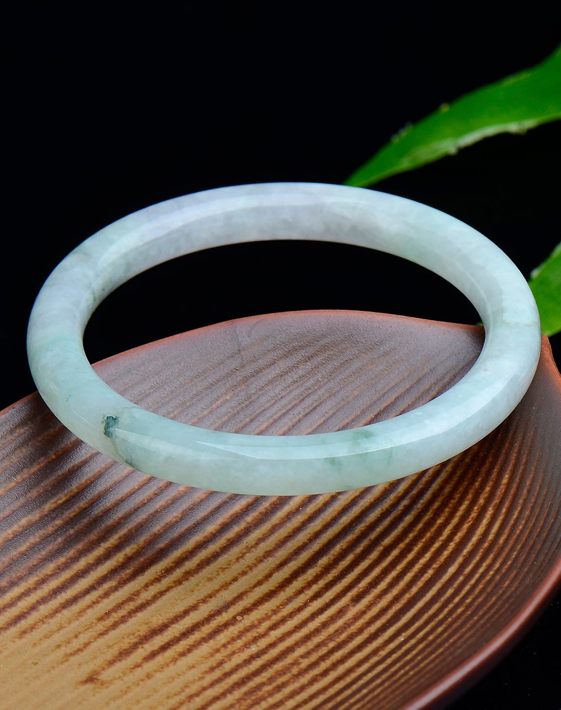 冰糯种圆条椭圆翡翠贵妃镯a货附证书