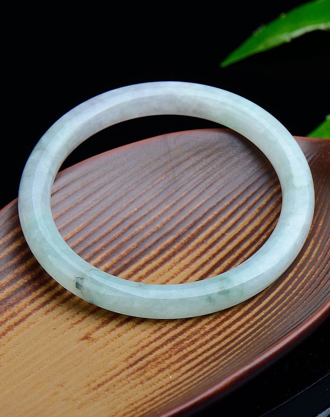 冰糯种圆条椭圆翡翠贵妃镯a货附证书