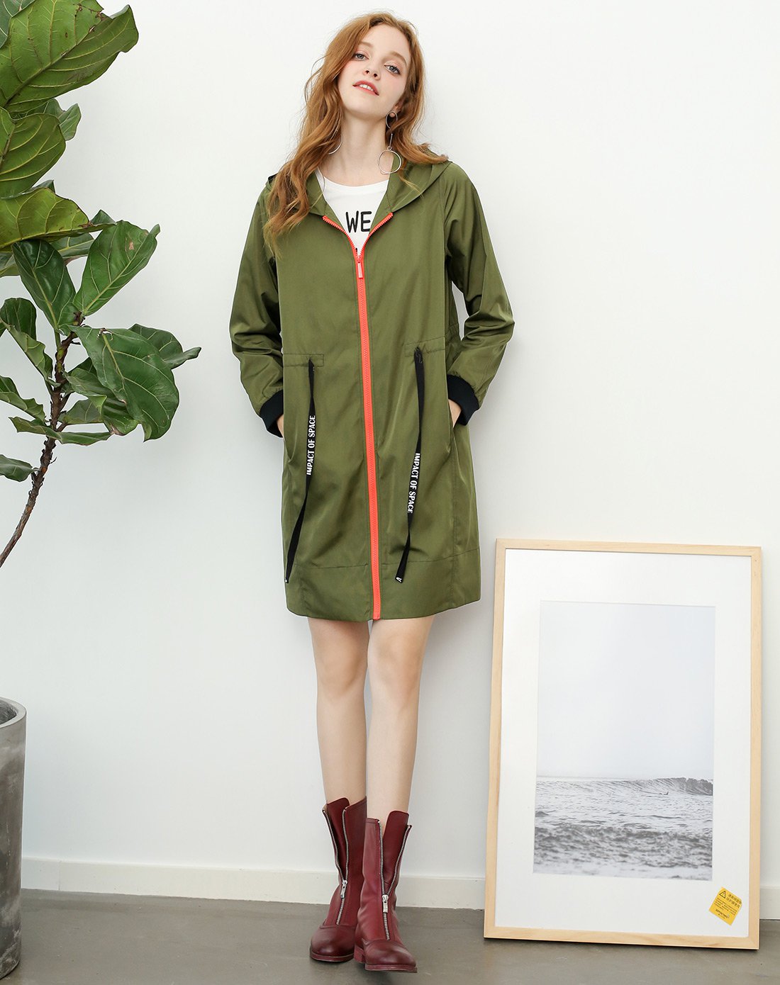 拉夏贝尔旗下拉贝缇秋冬女士抽绳连帽收腰运动宽松休闲中长款薄外套