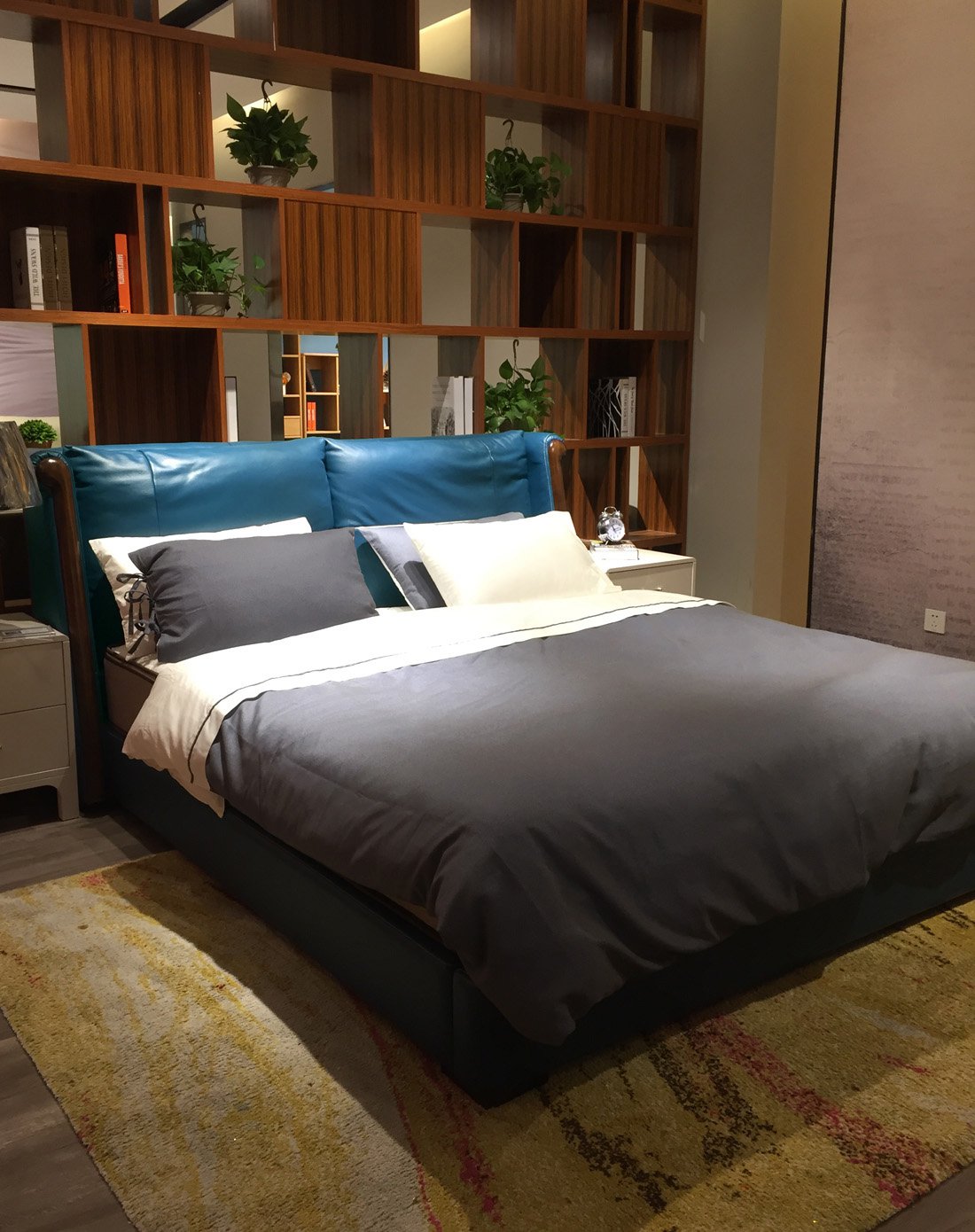 雅林家具特卖旗舰店北欧实木皮床 1.