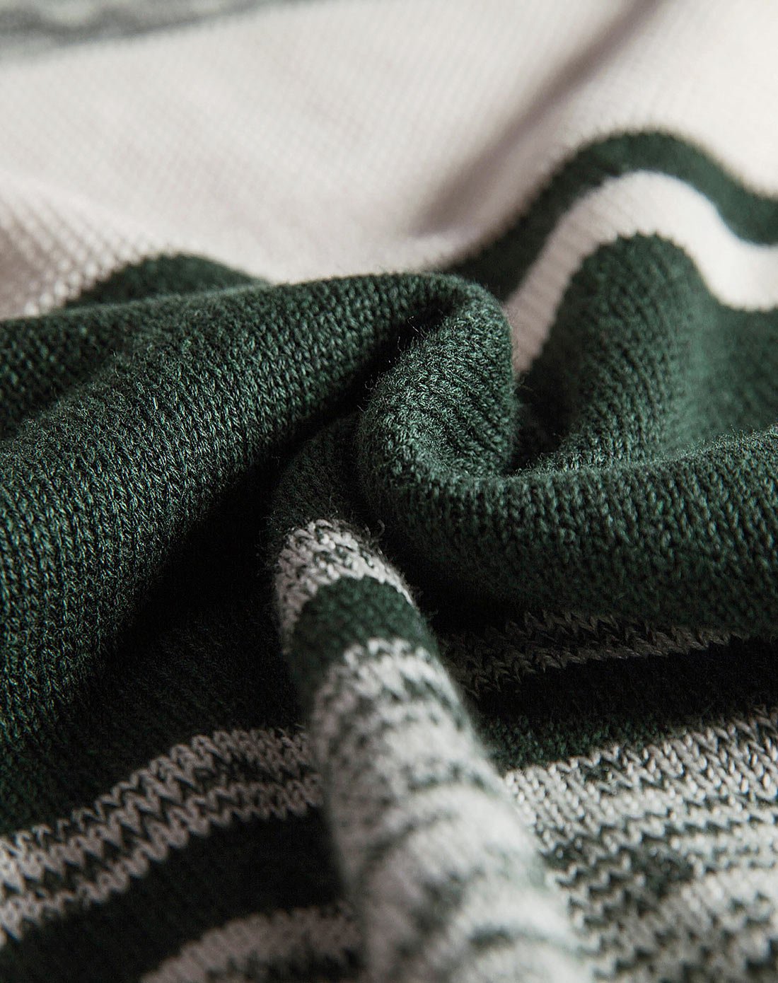 2017秋季新品男款拼接肌理感条纹休闲圆领毛衣