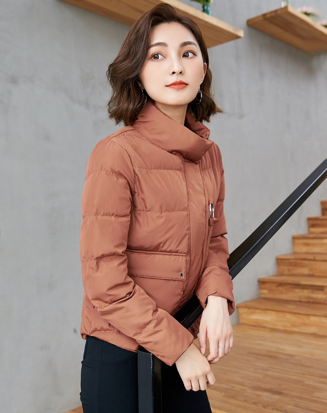 女款纯色时尚通勤金属装饰长袖立领保暖棉衣棉服外套