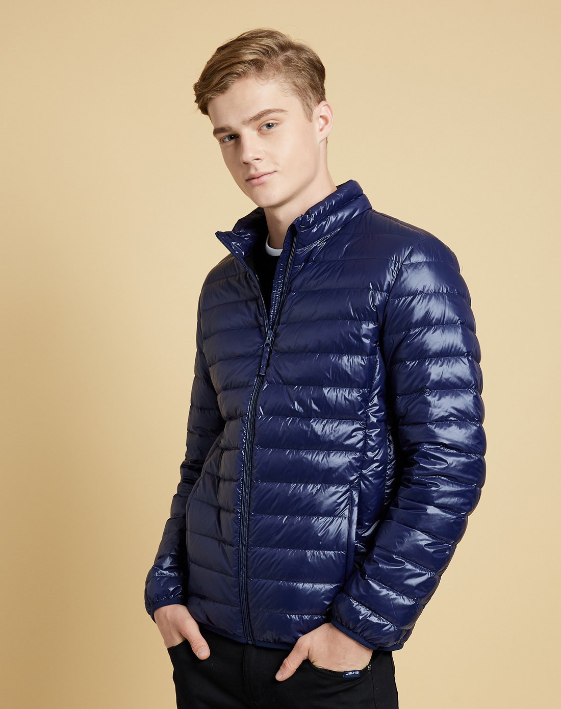 真维斯羽绒服男 冬季 男士立领修身可收纳纯色薄外套