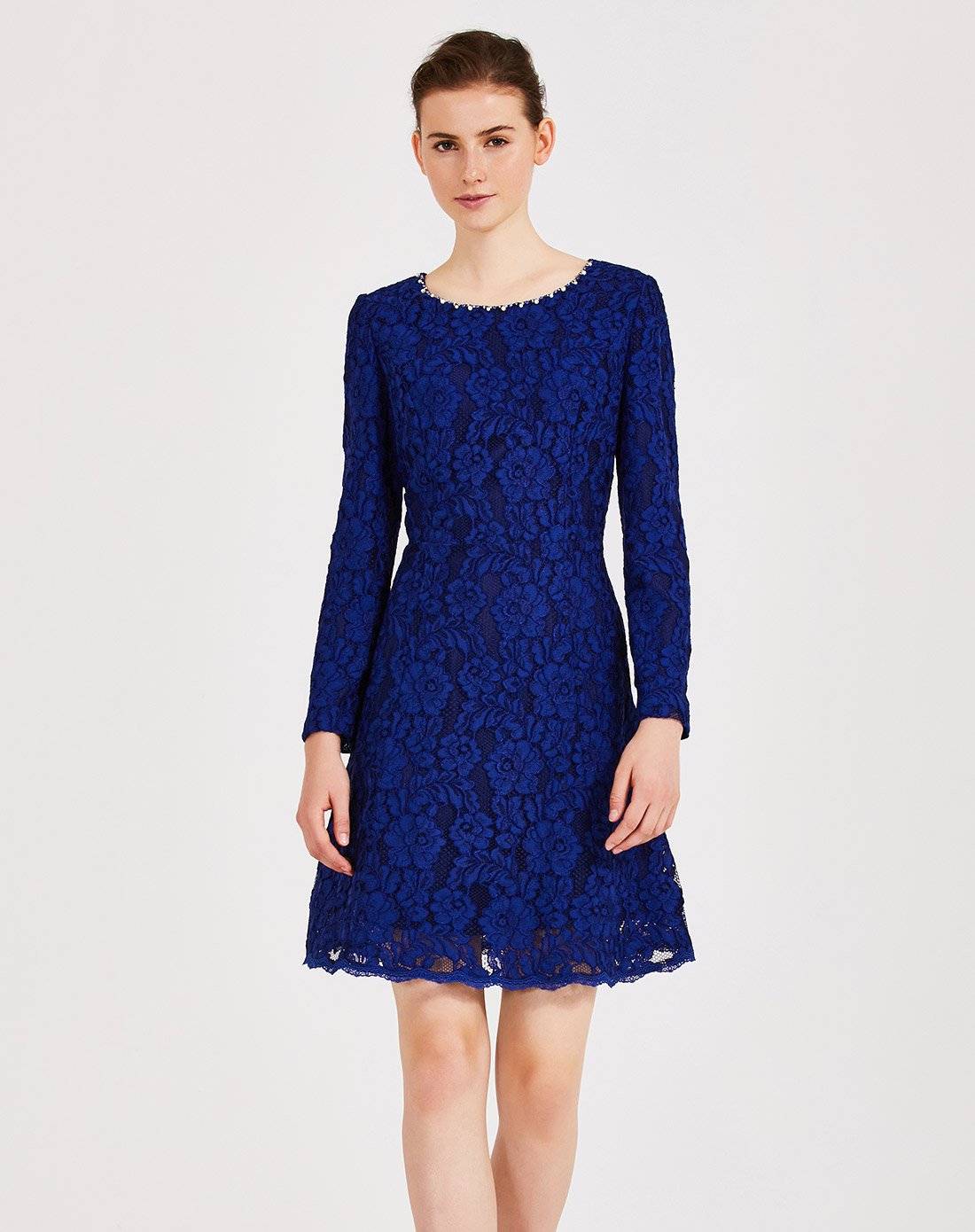 朗姿时尚镂空蕾丝收腰圆领毛边连衣裙