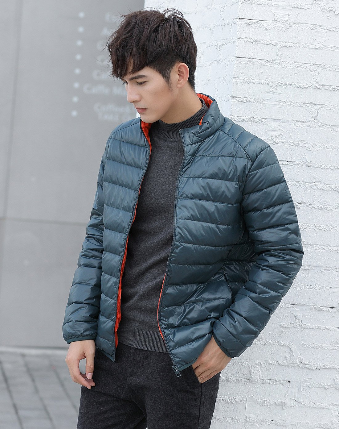 男款时尚半高领修身保暖羽绒服