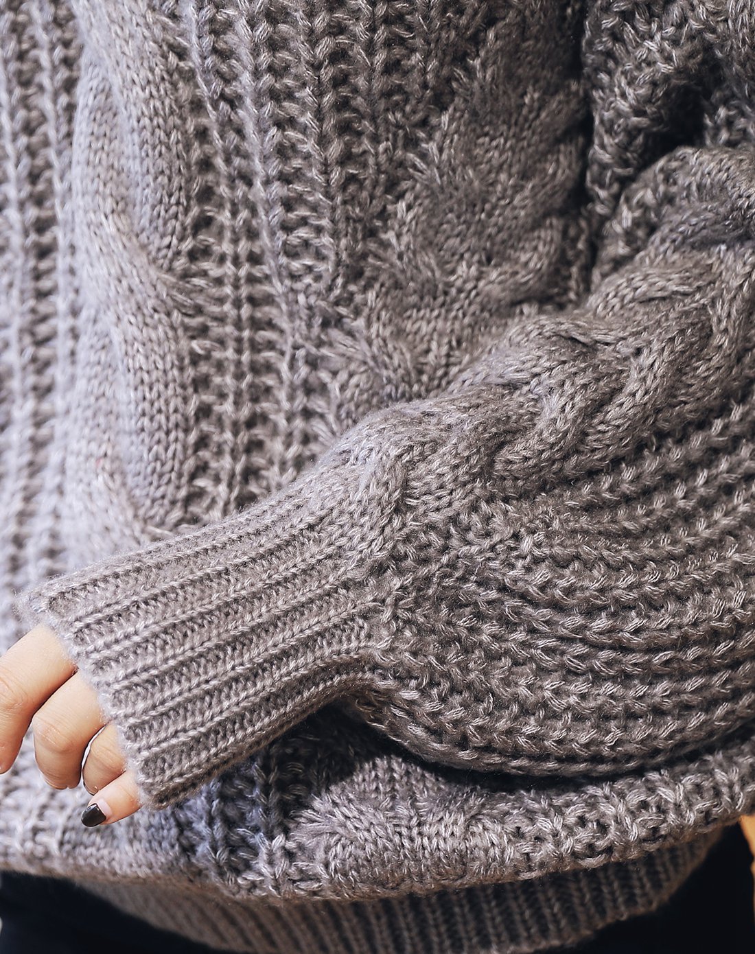 女款高领套头粗针长袖毛衣