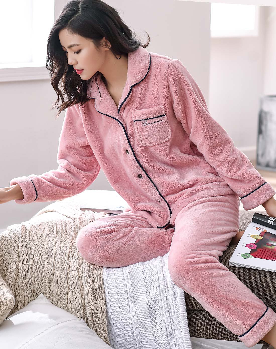 秋冬法兰绒翻领休闲开衫长袖可外穿睡衣女家居服