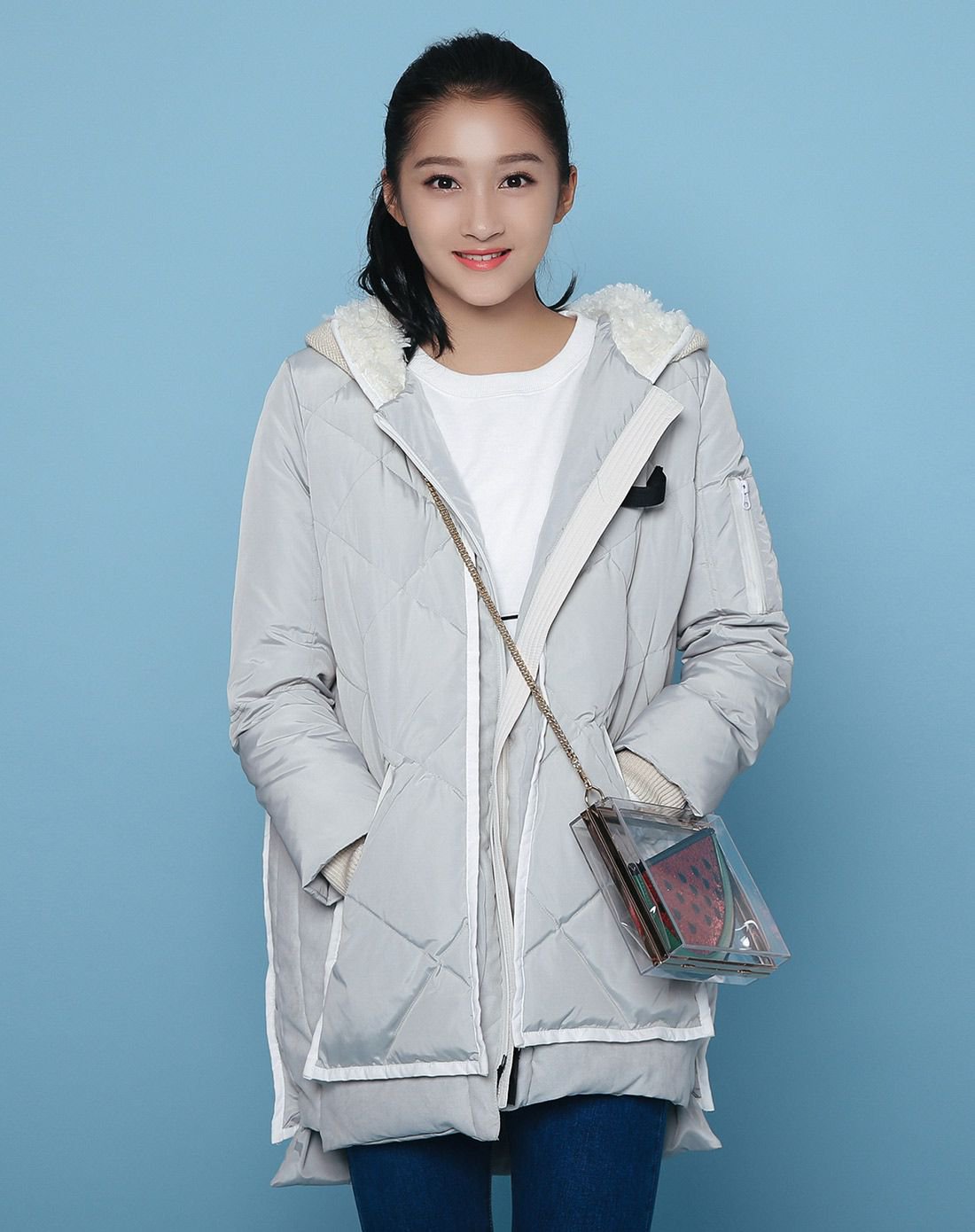 关晓彤明星同款浅灰格子连帽羽绒服90绒