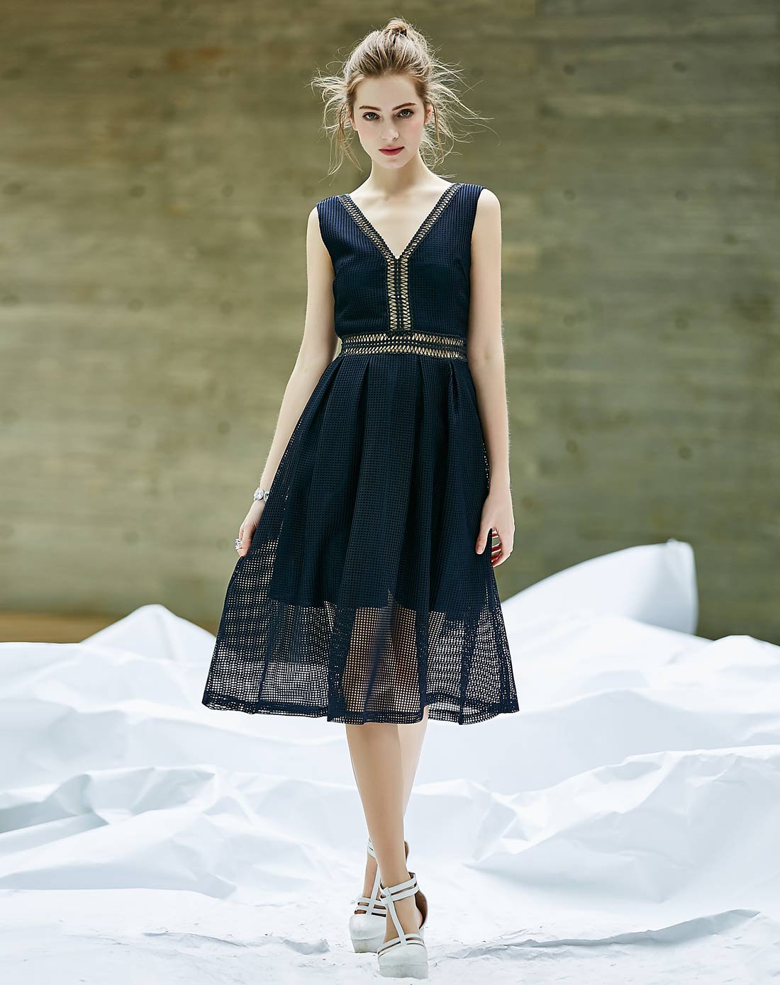 时尚拼接收腰合身款夏装连衣裙