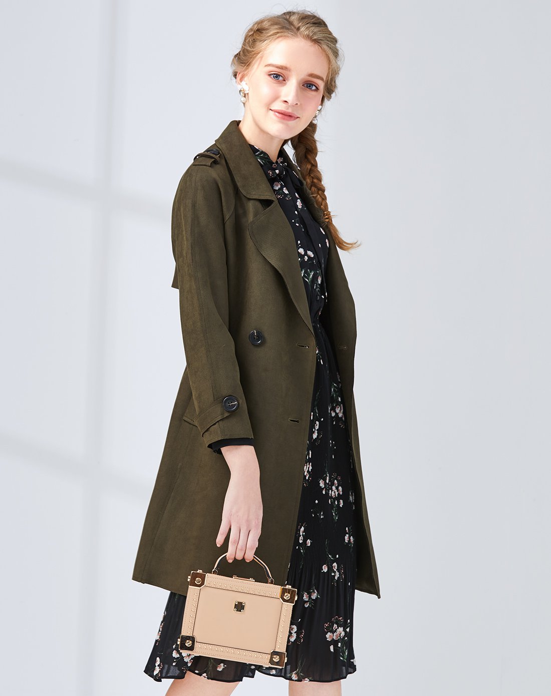 香影春季新款纯色大翻领风衣