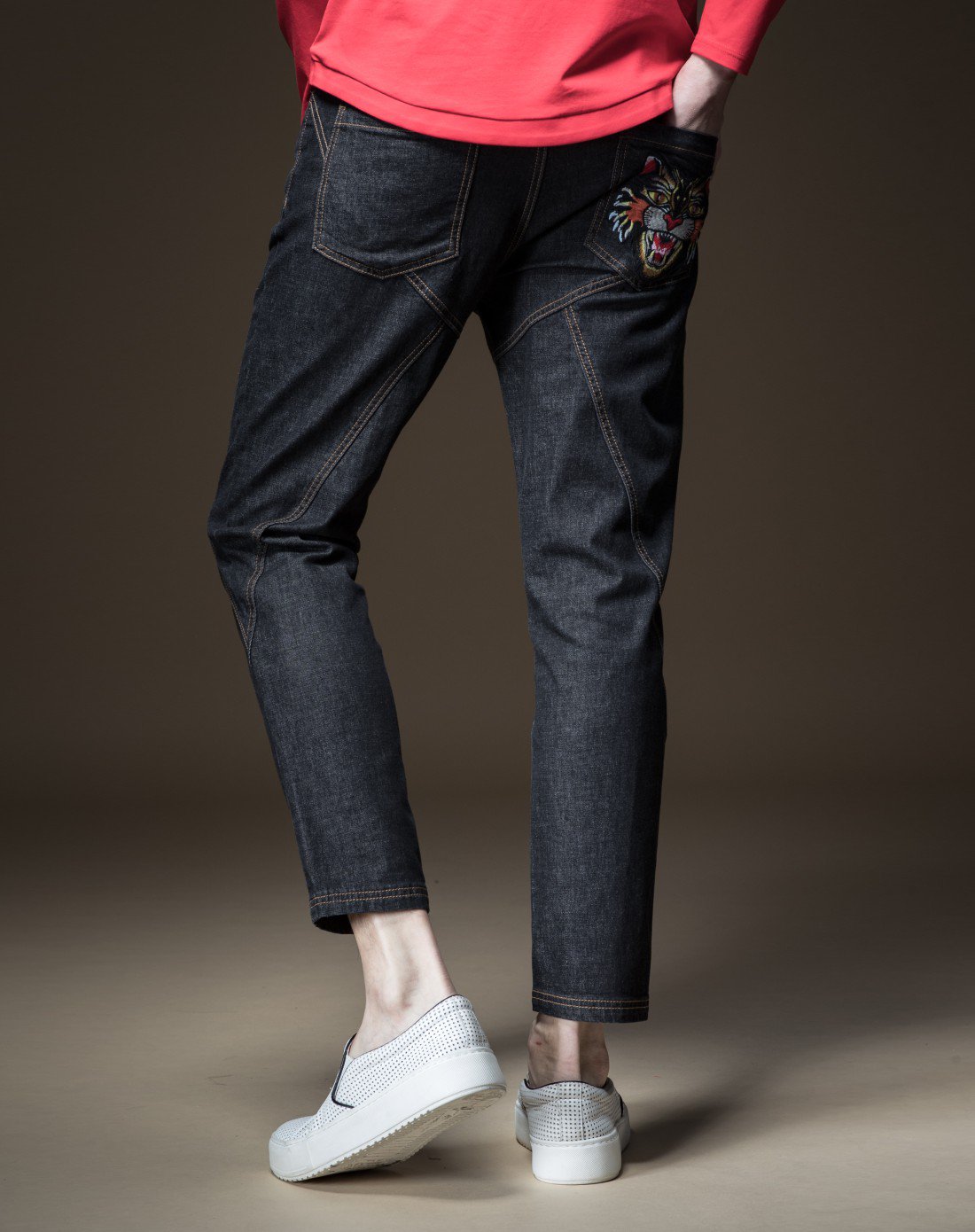 2018春装新品绣花男士牛仔裤