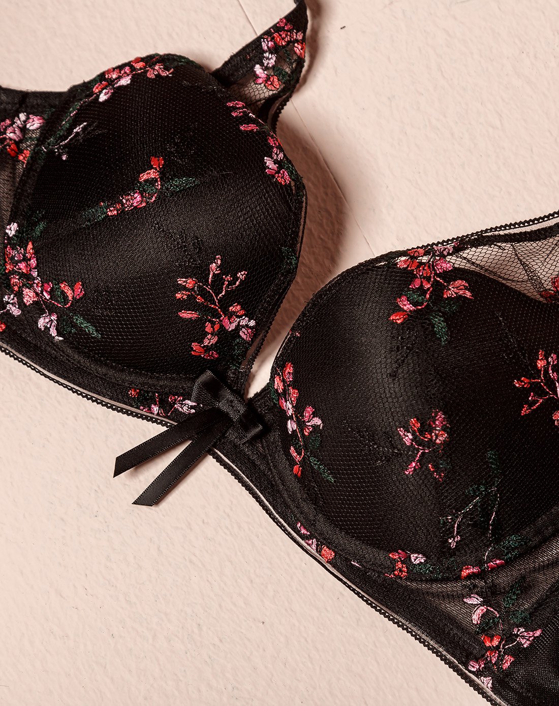爱慕aimer 女士内衣性感网纱花朵刺绣3/4厚模杯侧收聚拢文胸 黑色 c75