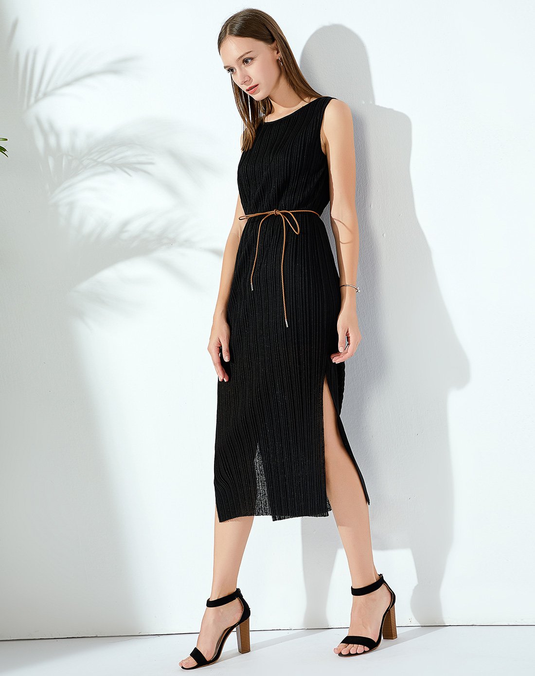 衣服搭的好 男神追着跑葆斯奴女夏门店同步新款 开叉无袖连衣裙长款