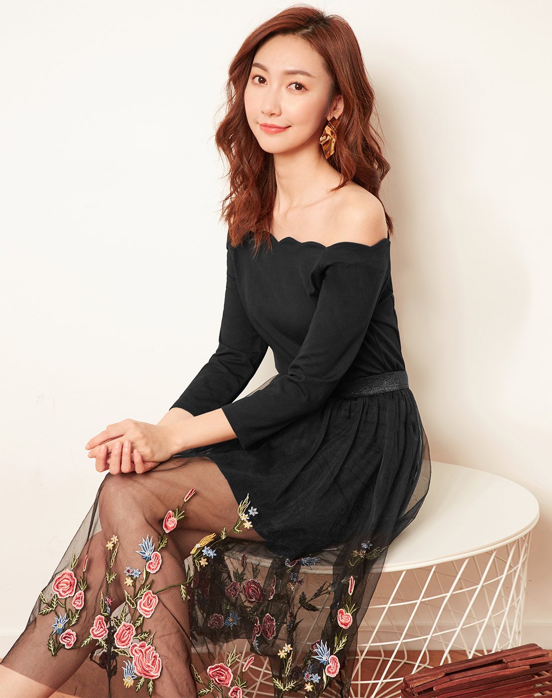 女装春装新款韩版气质女神显瘦一字肩中长裙子连衣裙两件套