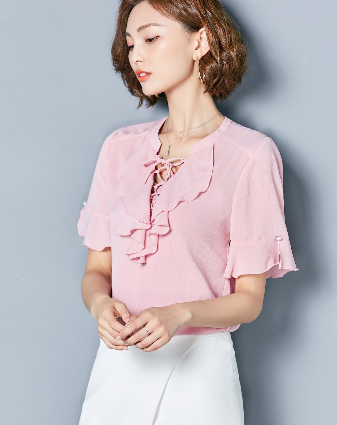 女款气质百搭浪漫荷叶边短袖系带领韩版时尚纯色短款雪纺衫