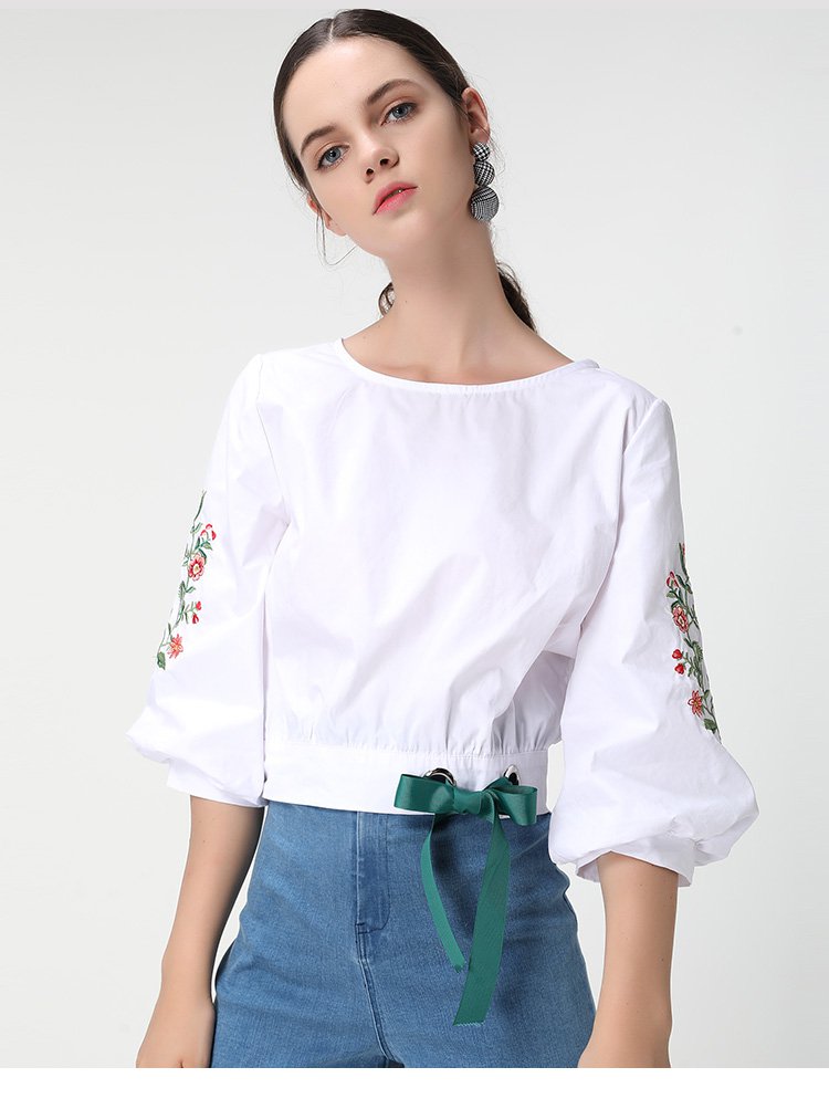 刺绣下摆蝴蝶结系带装饰灯笼袖百搭女上衣女士衬衣 适用季节: 夏 款式