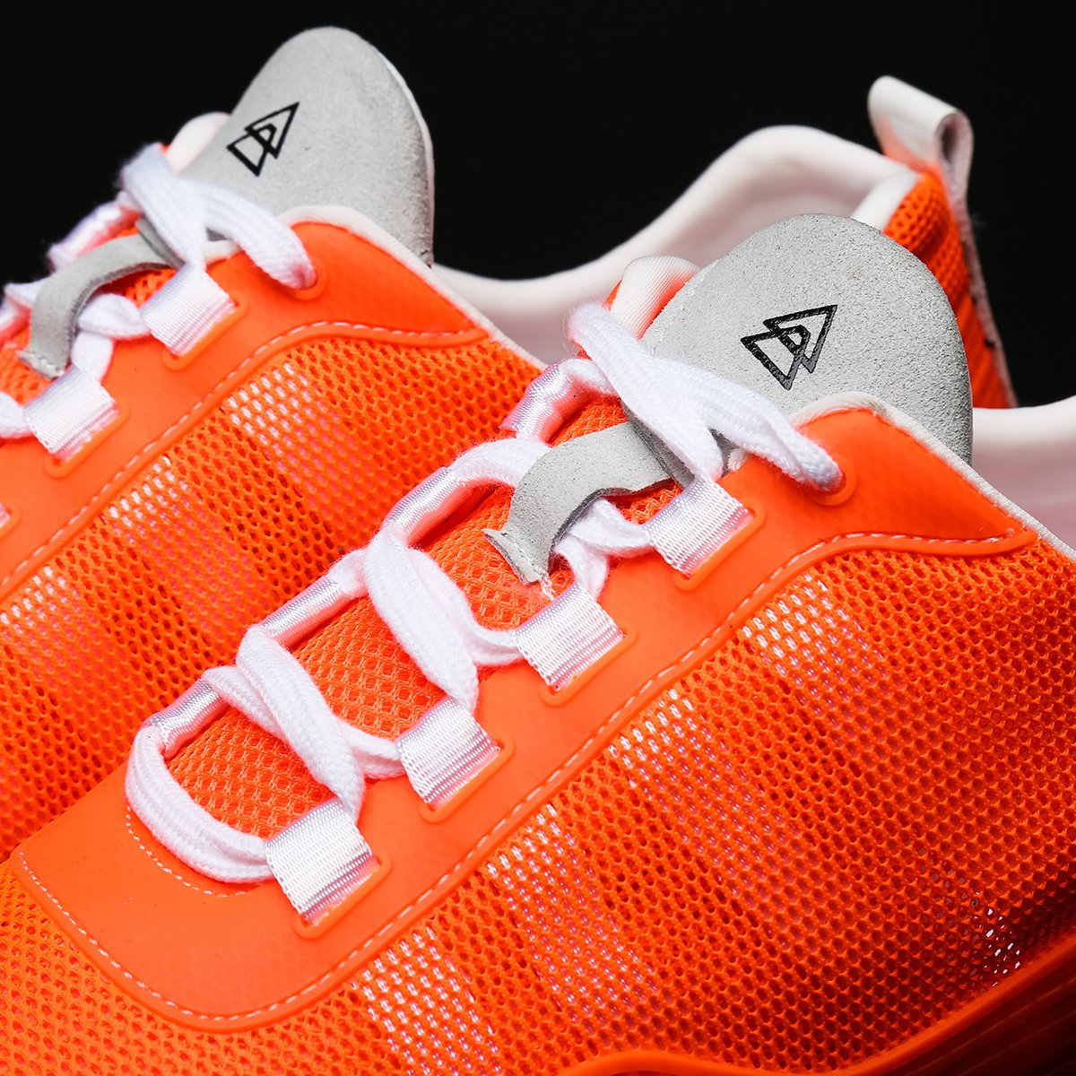 滴塑镂空透气鞋