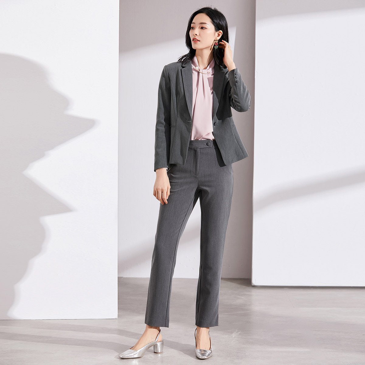 纯色简约通勤双口袋四季可穿ol商务职业西装裤百搭女士直筒长裤