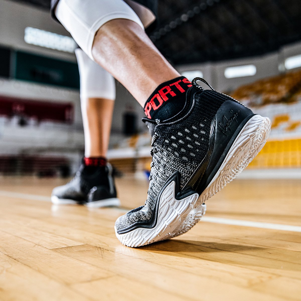 安踏 新款kt3汤普森 男款篮球鞋 篮球系列 2018新款