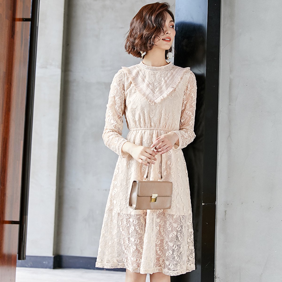 【2018秋新品】初秋气质长裙女款优雅通勤气质百搭圆领长袖时尚花边