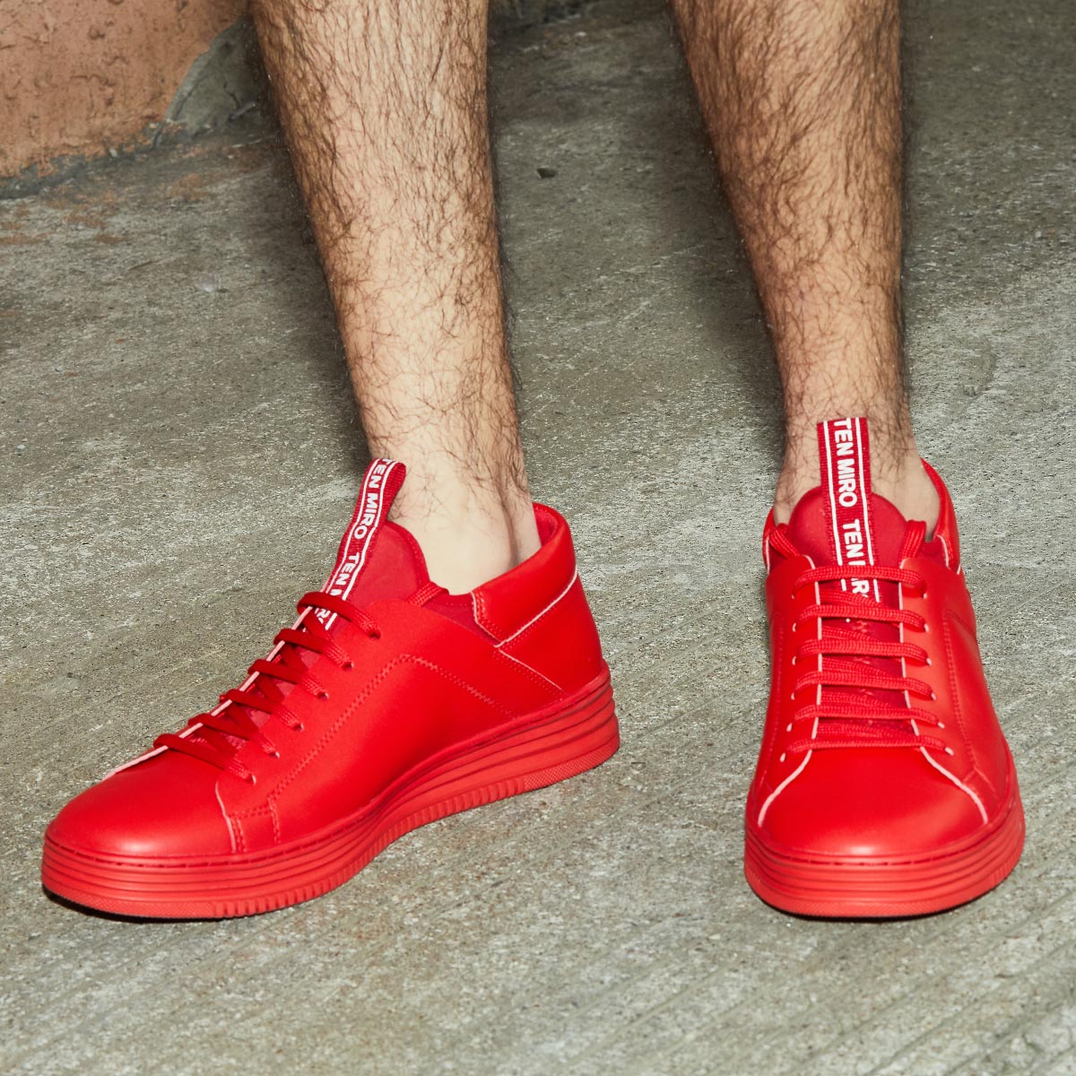 【情侣款】秋冬时尚休闲防滑耐磨系带小红鞋男板鞋男士休闲鞋