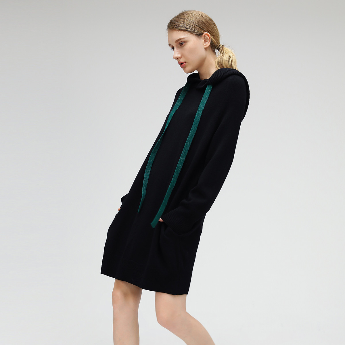 cocobella秋冬新款羊毛针织连衣裙女连帽套头毛衣卫衣裙ds1001