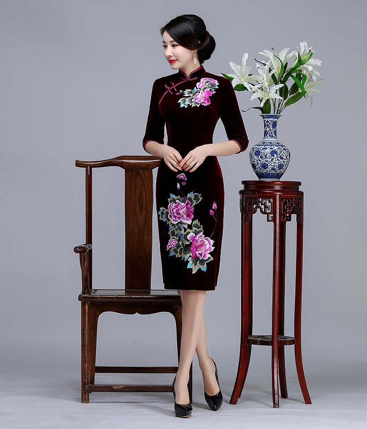 崔万志2018秋季新款改良中袖丝绒旗袍裙日常刺绣中长款旗袍连衣裙女