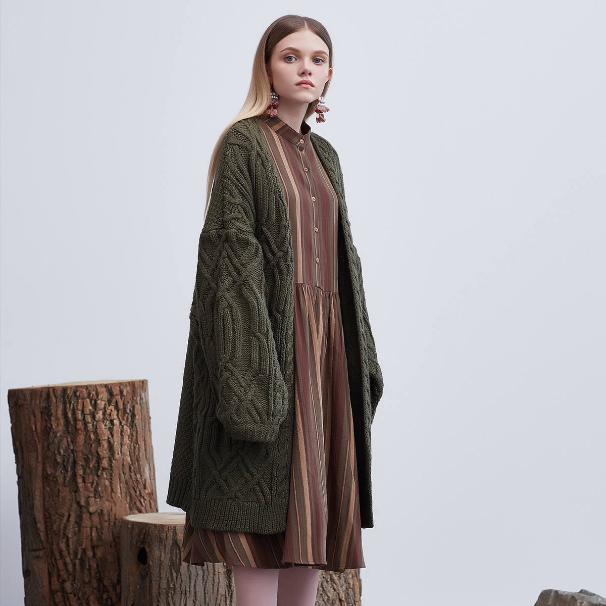 菀草壹冬装新款驼色加厚毛开衫女 宽松灯笼袖毛针织衫毛衣女式针织衫