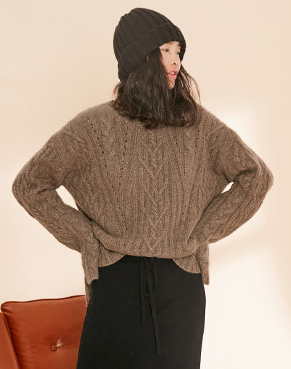 【一口价不参加活动】秋季女款毛衣复古圆领宽松破洞绞花纯色套头上衣