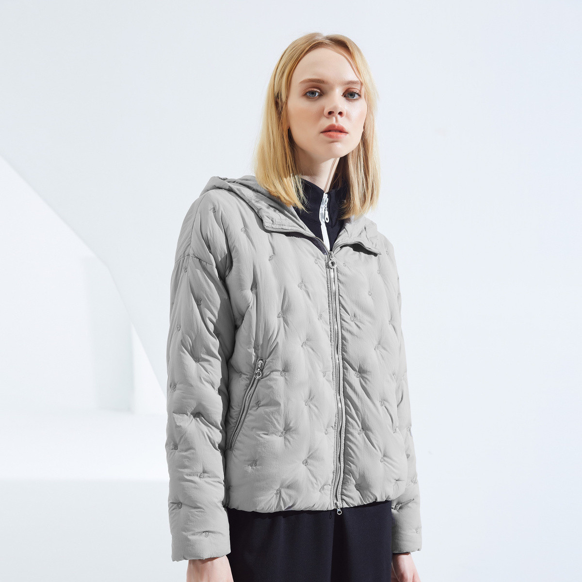 波司登bosideng 羽绒服女士短款秋季轻薄时尚外套 黑色 175/96a