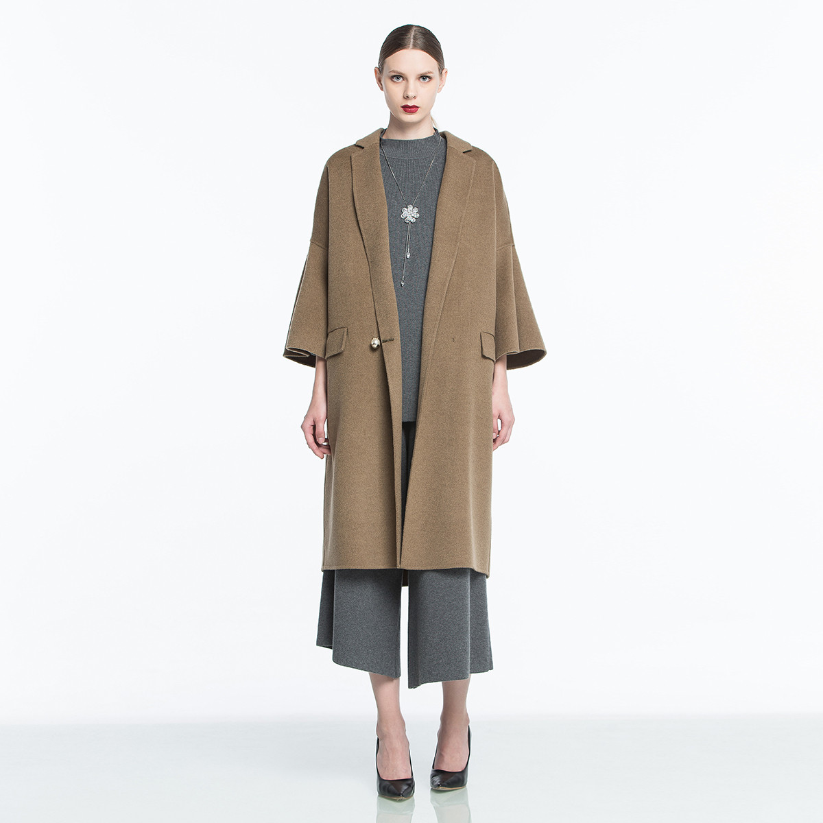 瑟俪(斯尔丽高端)花苞袖o型中长款女式大衣