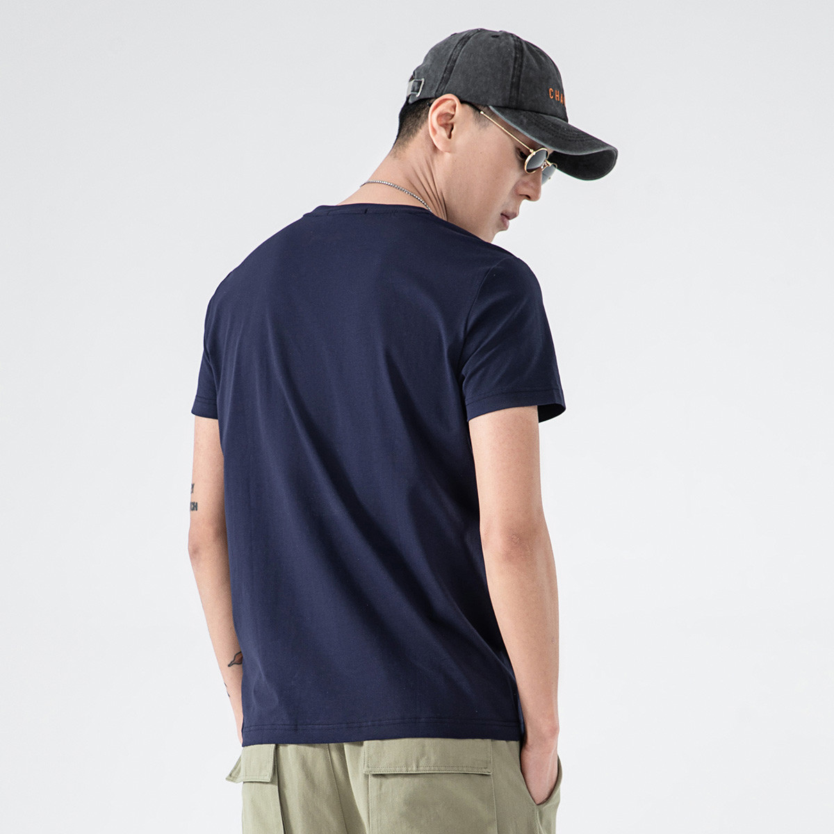 男式t恤圆领常规纯色短袖t恤