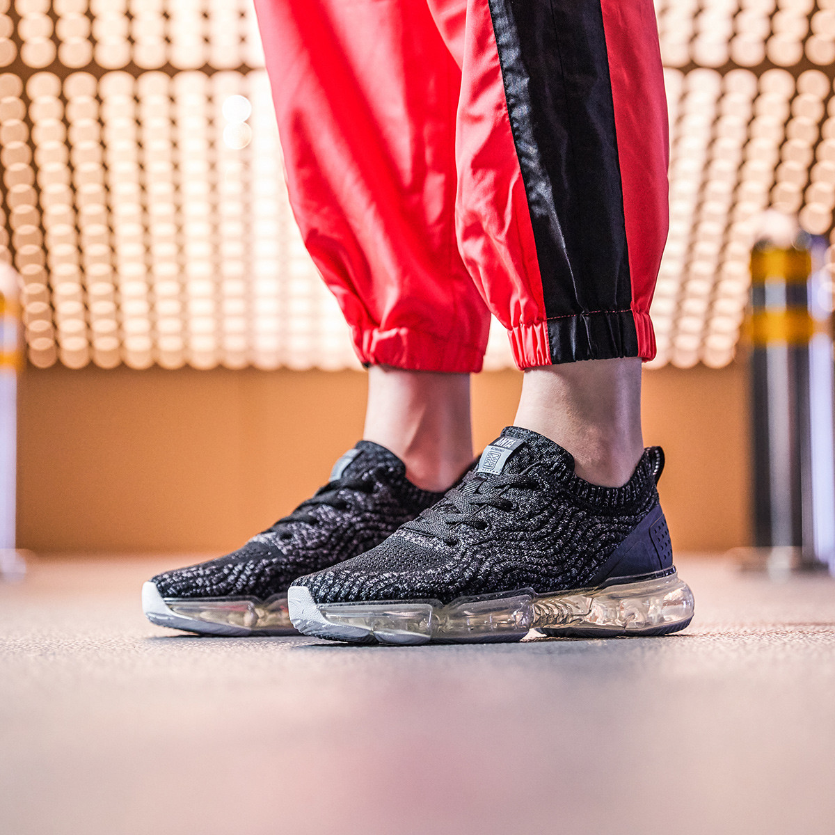 安踏新品女鞋跑鞋nasa系列seeed零界60th纪念款全掌气垫运动鞋