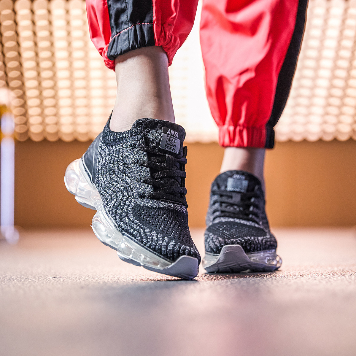 安踏新品女鞋跑鞋nasa系列seeed零界60th纪念款全掌气垫运动鞋