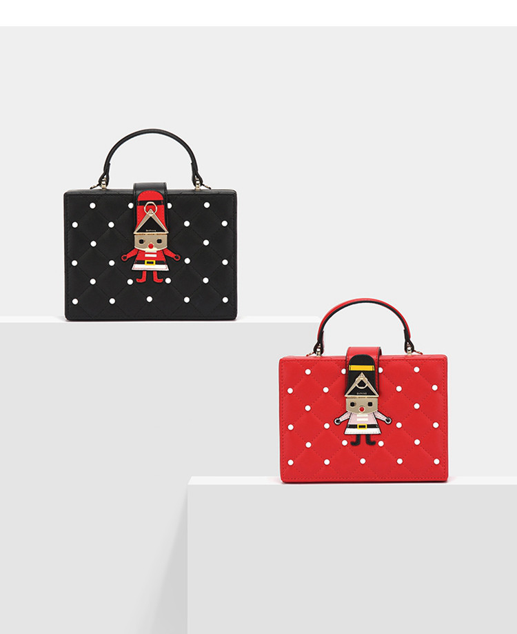 daphne/达芙妮19英伦守卫复古箱包女士斜挎包