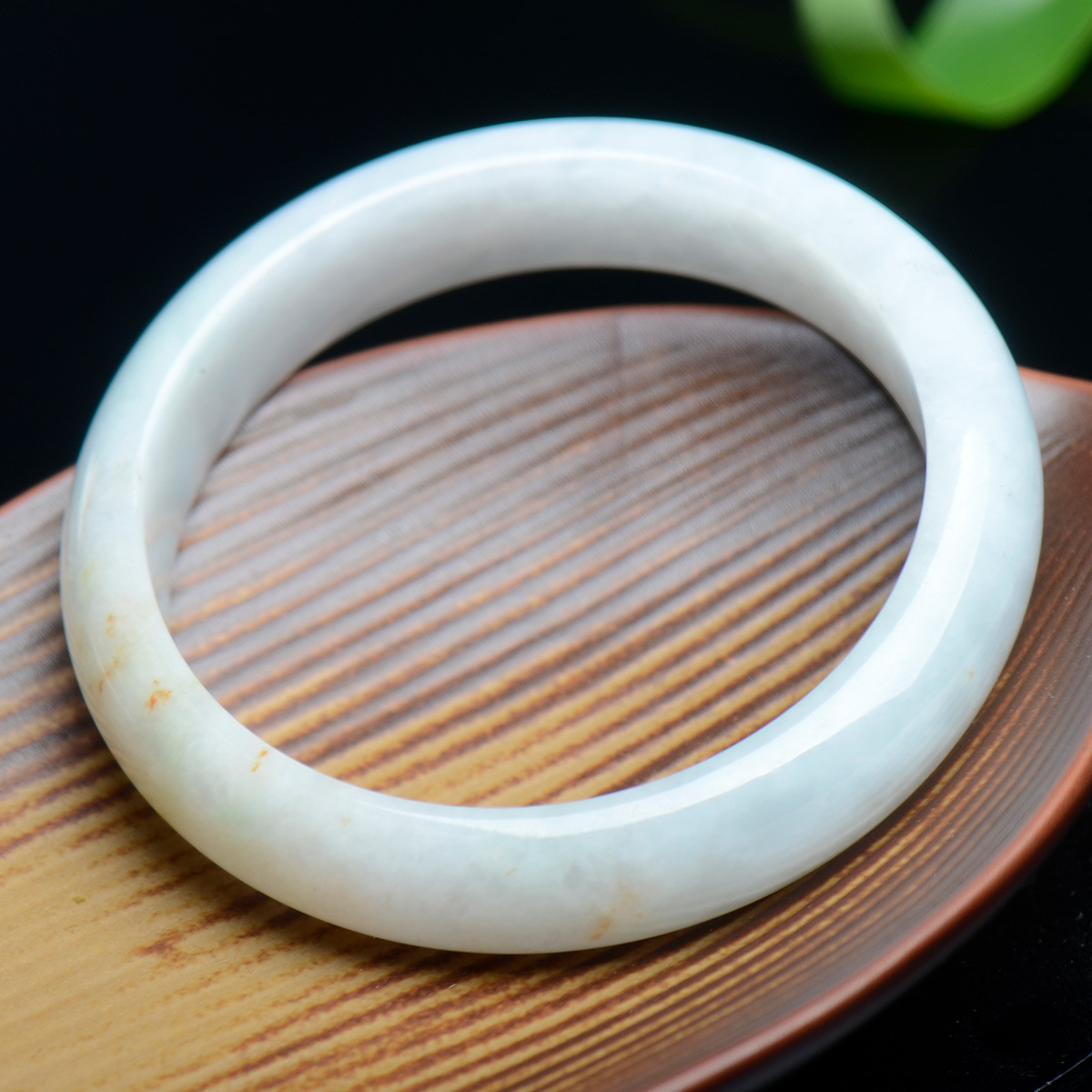 糯种正圈缅甸翡翠手镯/玉镯附a货证书