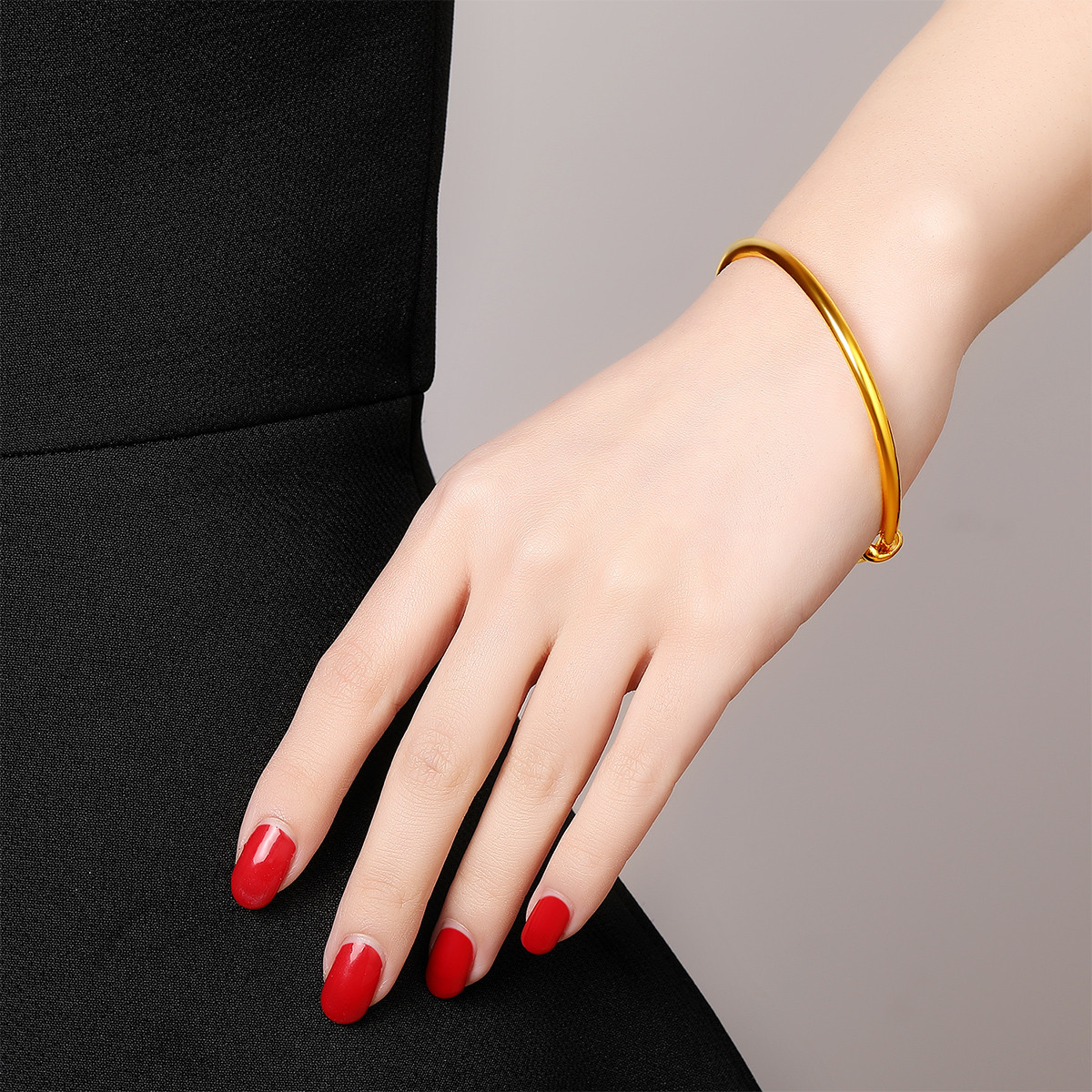 万纯系列足金999.9时尚光面黄金手镯女士推拉金镯子/计价