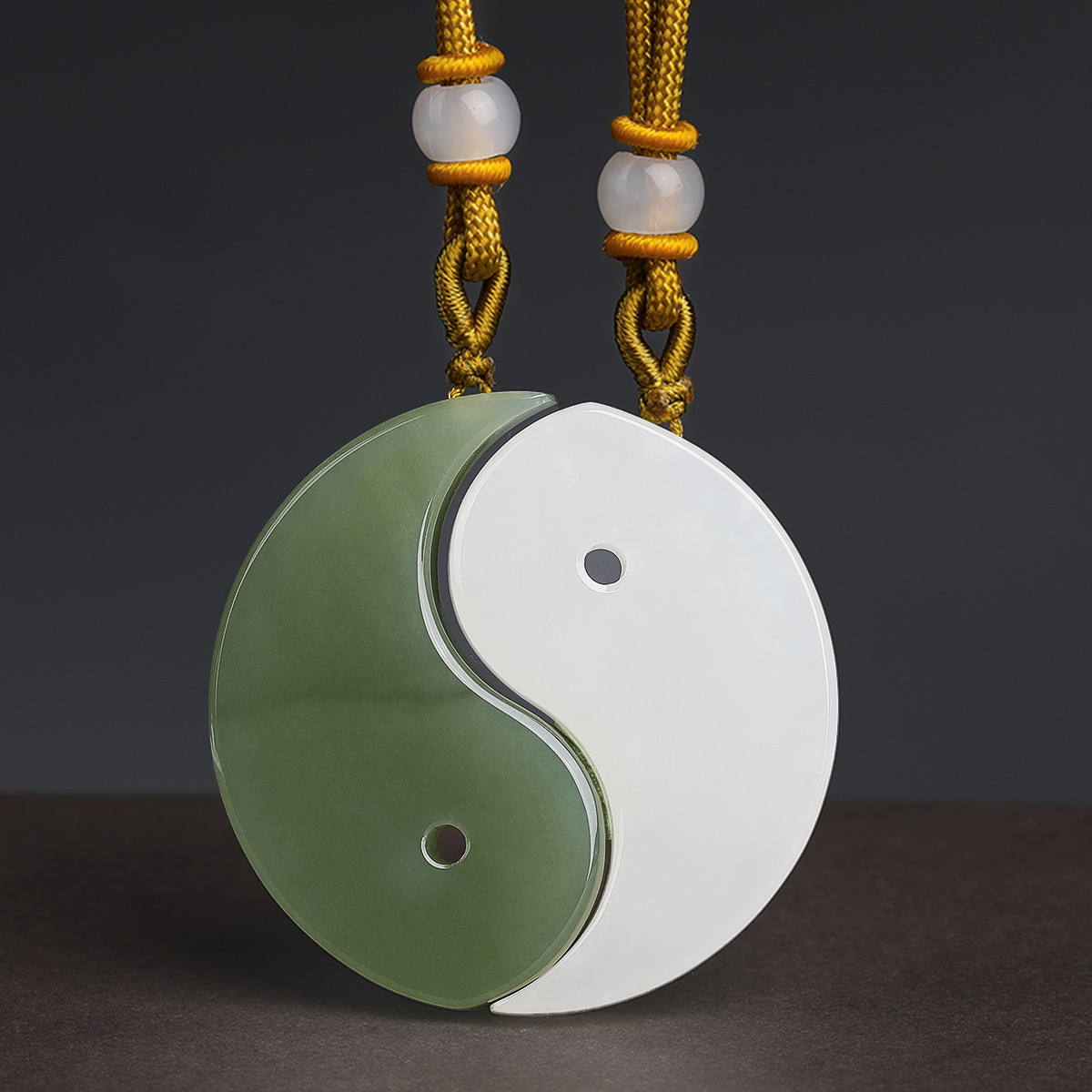 秋上新丨精品温润天然和田玉青白双色太极吊坠和田玉挂件