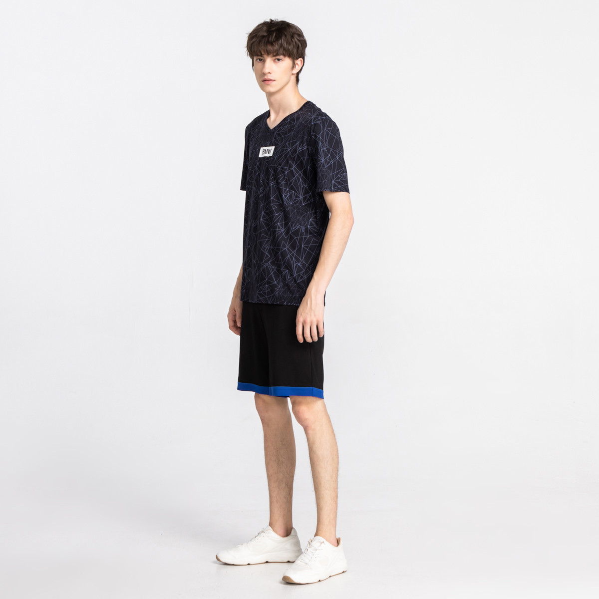 男装v-领短袖t-恤