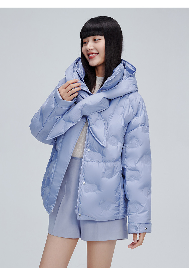 2021冬季新款短款羽绒服女白鸭绒印纹连帽系带围巾女式羽绒服