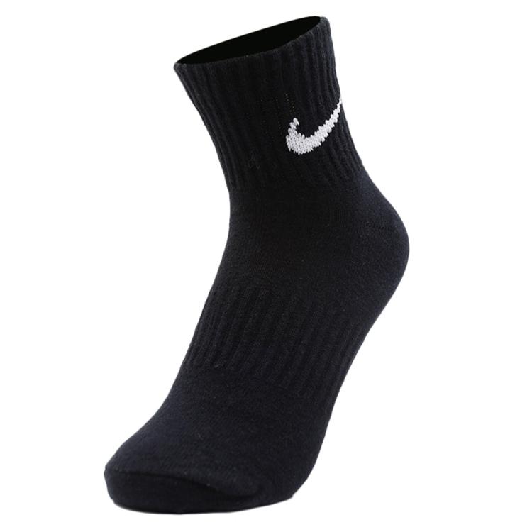 Nike 三双装男袜女袜dri-fit透气运动短袜 In Black