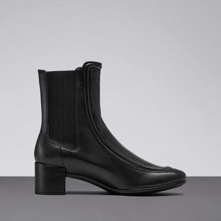 Ecco 切尔西靴 女靴粗跟皮靴女 型塑290743 In Black