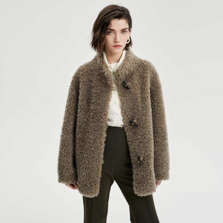 BADGLEY MISCHKA 【羊毛系列】复合皮毛一体女上衣冬牛角扣立领羊毛皮草外套