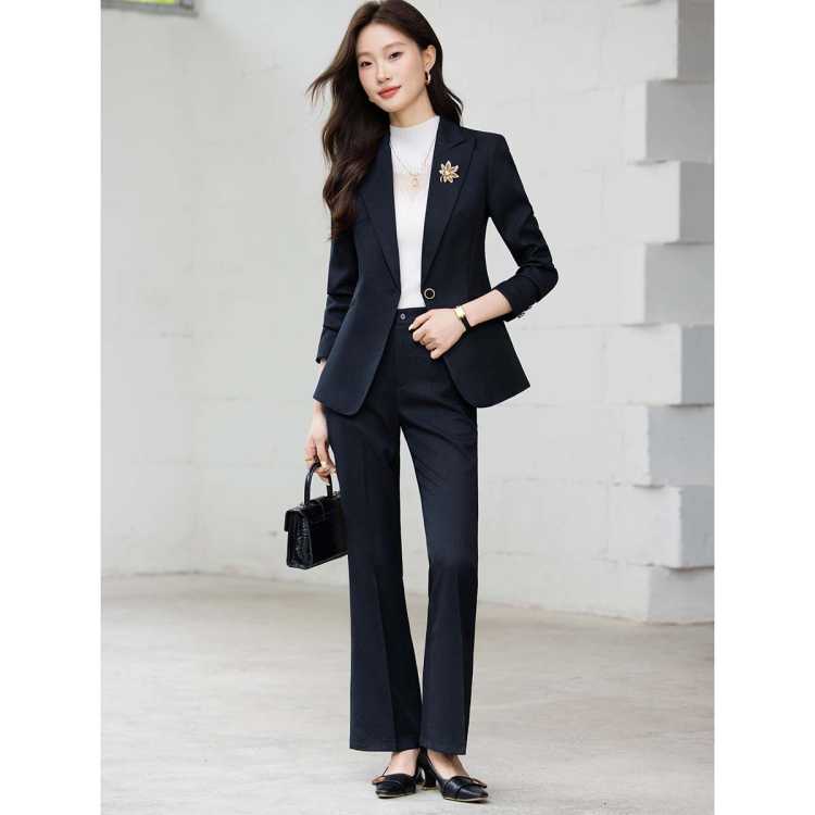 恒泽 2026秋款纯色戗驳领一粒扣收腰西服外套微喇裤两件套女自信