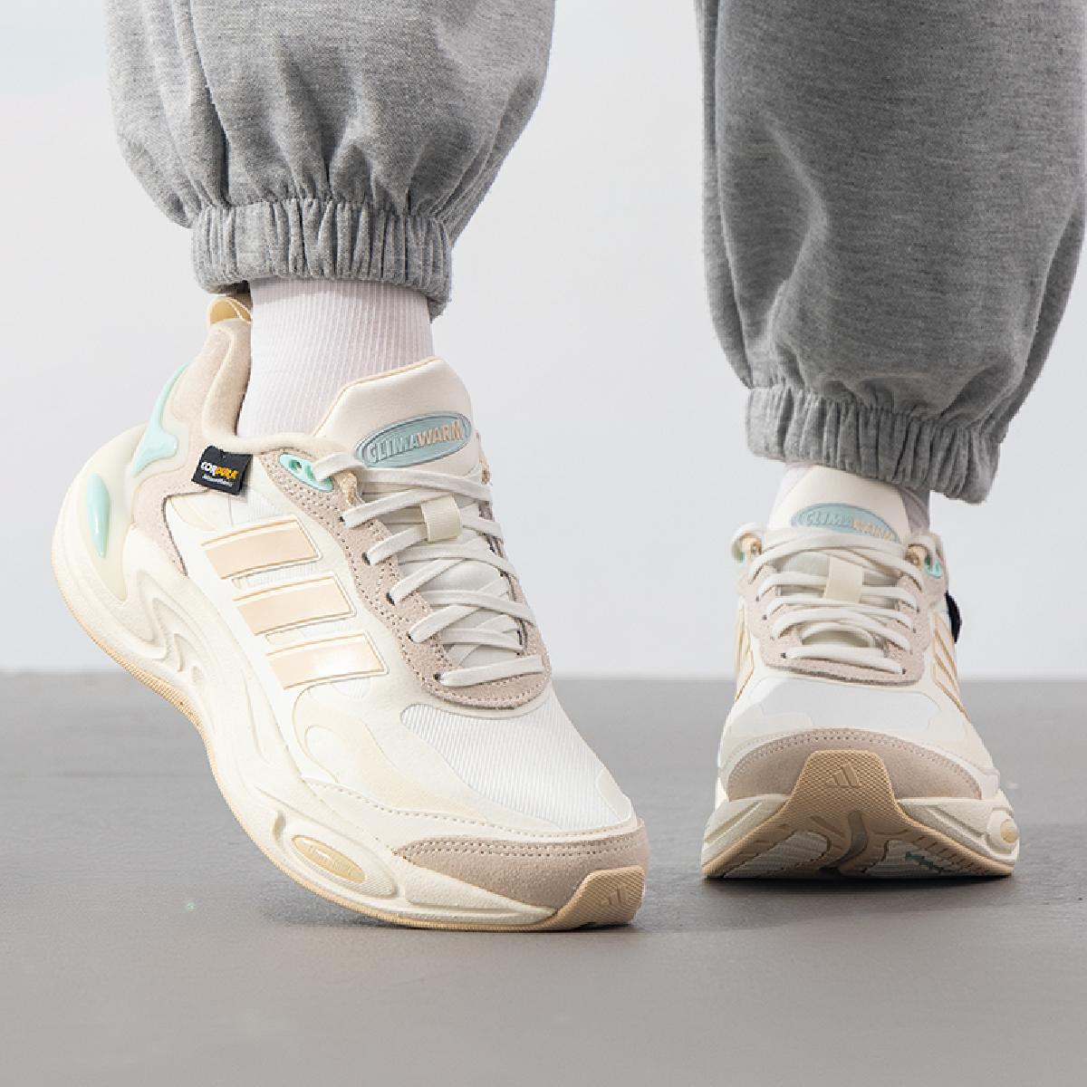 adidas CLIMAWARM女鞋低帮运动鞋耐磨缓震轻便时尚跑步鞋加绒鞋